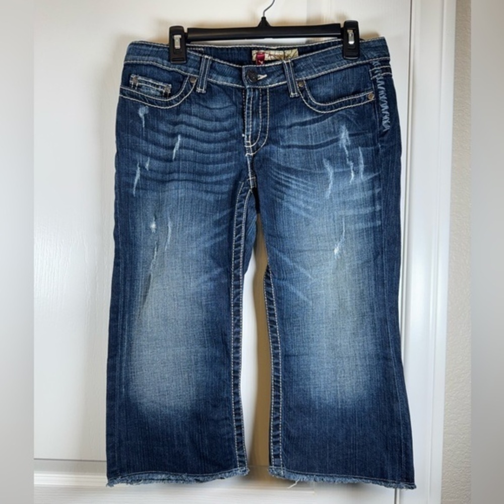 BKE Buckle Madison Denim Capri Cutoff Distress Washed Jeans Size 29 EUC #5895